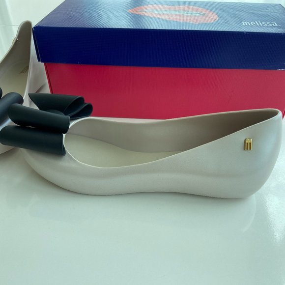 Melissa Ultragirl Sweet Bow Flats NWT 9 mu628 - Picture 2 of 4